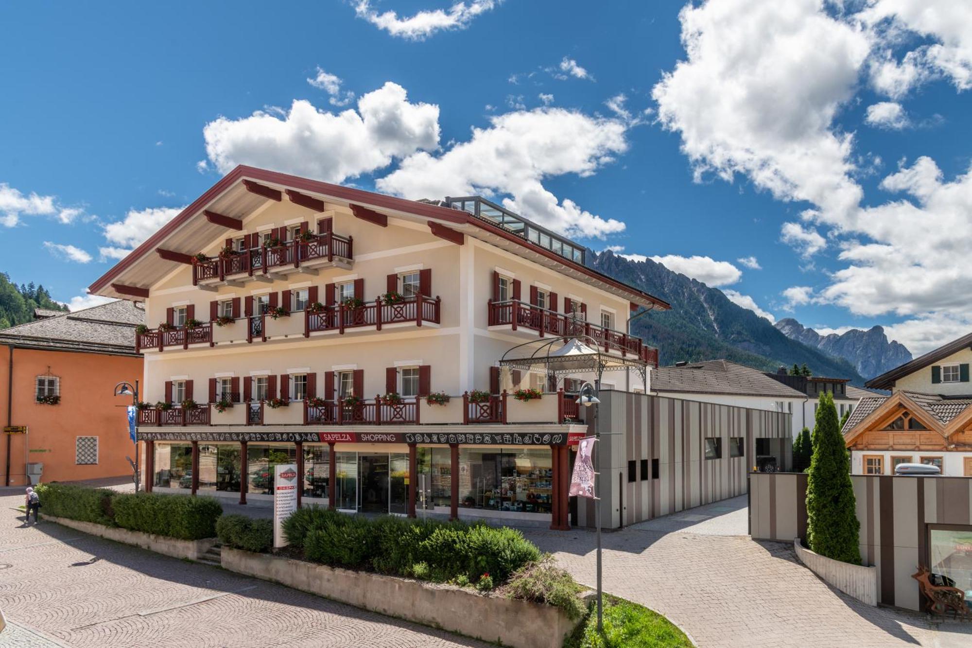 Appartementhaus Sapelza Toblach Exterior foto